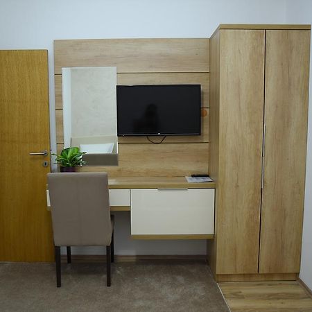Garni Uni Elita Lux Hotel Ni 외부 사진