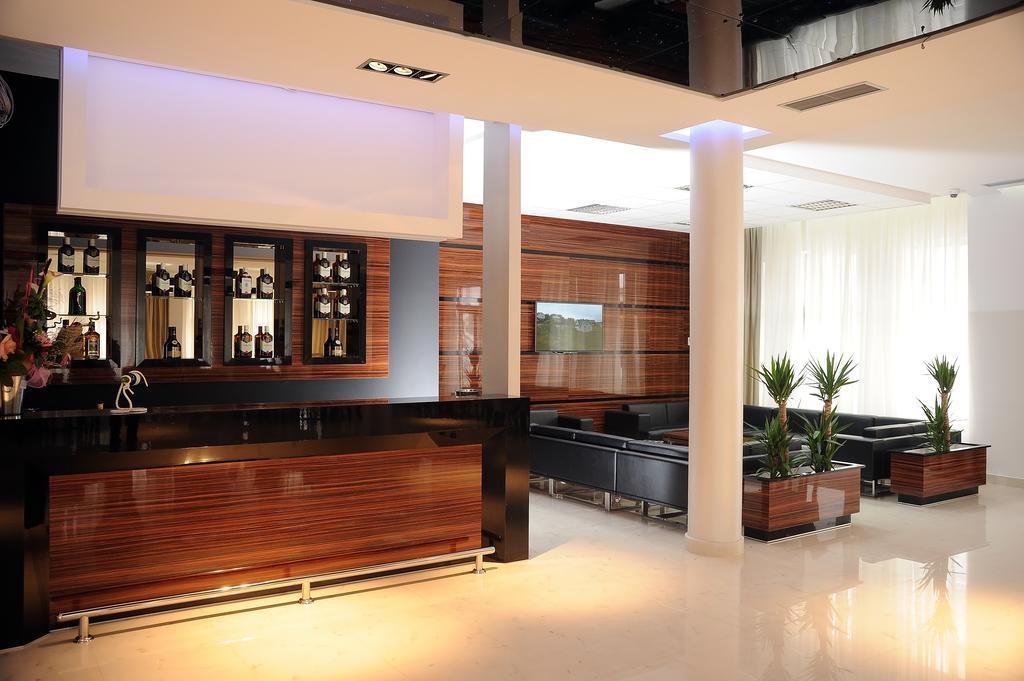 Garni Uni Elita Lux Hotel Ni 외부 사진