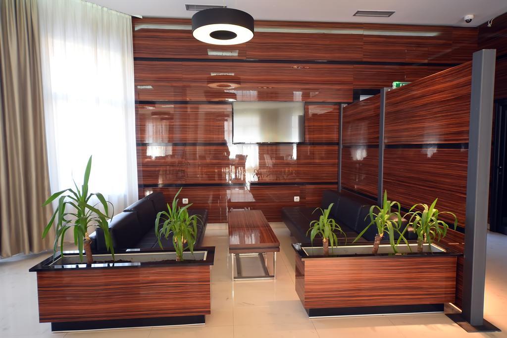 Garni Uni Elita Lux Hotel Ni 외부 사진