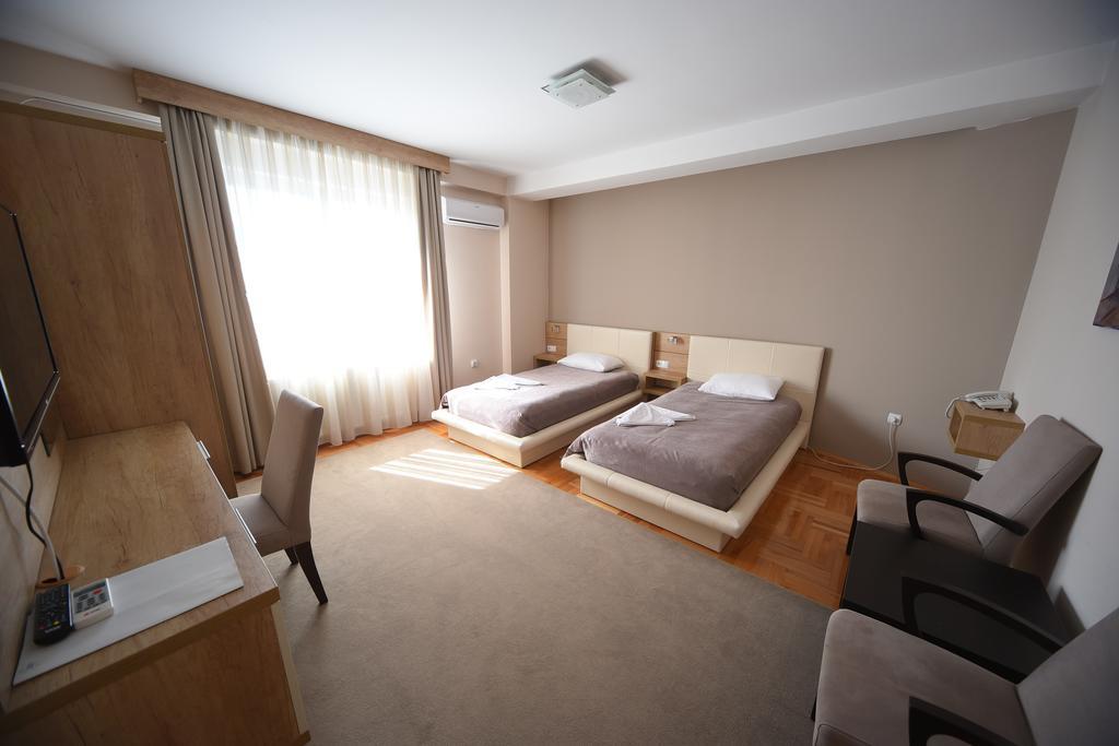 Garni Uni Elita Lux Hotel Ni 외부 사진