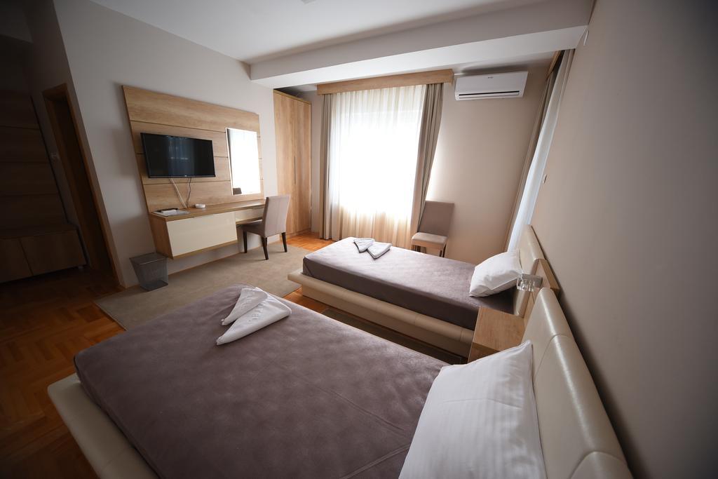 Garni Uni Elita Lux Hotel Ni 외부 사진