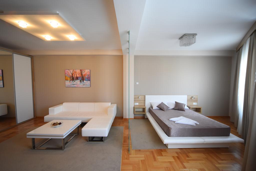 Garni Uni Elita Lux Hotel Ni 외부 사진