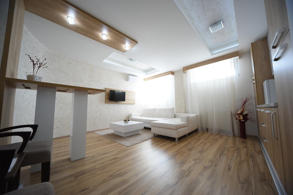 Garni Uni Elita Lux Hotel Ni 외부 사진
