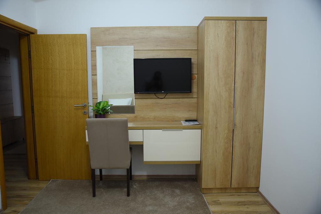 Garni Uni Elita Lux Hotel Ni 외부 사진
