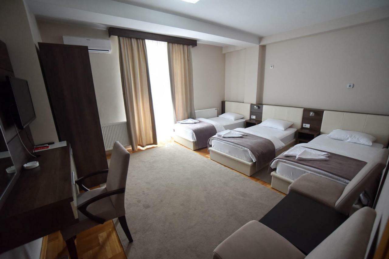 Garni Uni Elita Lux Hotel Ni 외부 사진